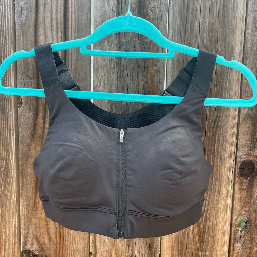 💥SOLD - Outdoor Voices zip-up sports bra, size S